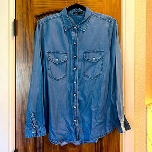 Women’s long sleeve denim shirt